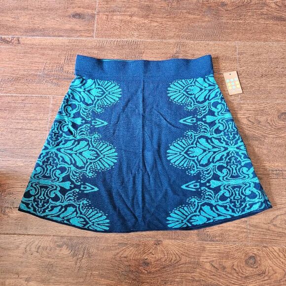 NWT Title Nine Reversible Merino Wool Skirt - Picture 1 of 8